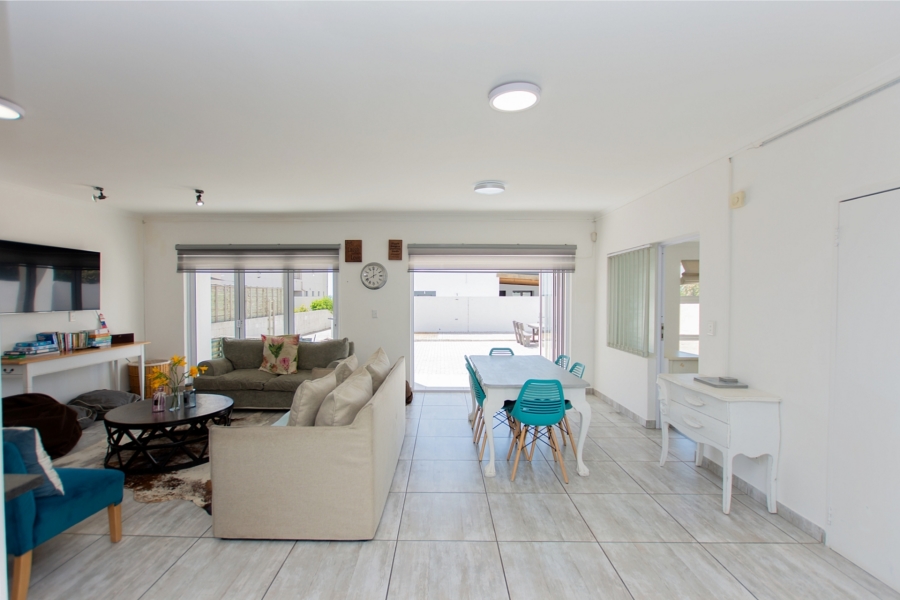 4 Bedroom Property for Sale in Britannia Bay Western Cape